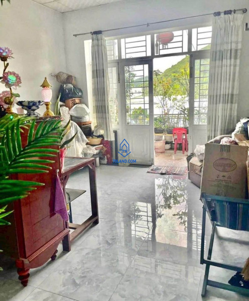 Nhà vĩnh ngọc Nha Trang cần bán giá Rẻ nhất thị trường chỉ 14tr6/m2 có sẵn nhà còn mới
