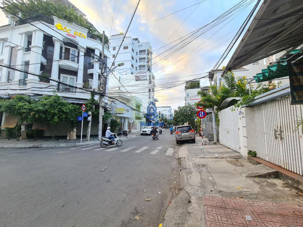 Cho thuê toà nhà mặt tiền đường thống nhất - mã vòng - Tp Nha Trang