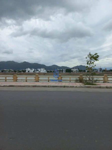 Cần bán lô mặt tiền đường Trần Phú thị trấn Diên Khánh view sông giá 3,85 tỷ