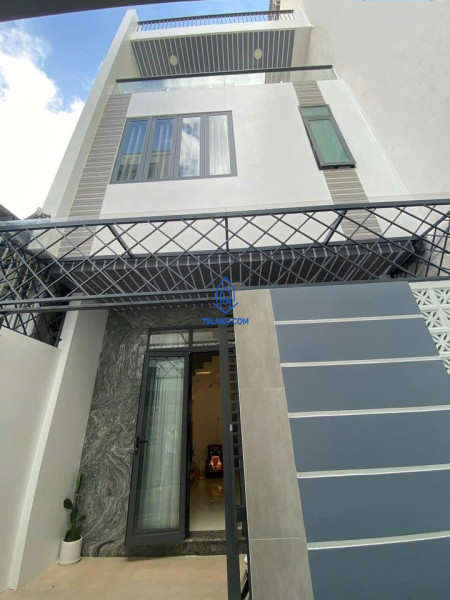 Nhà 3 tầng mới xây tại hẻm đường Củ Chi, Vĩnh Hải full nội thất mới