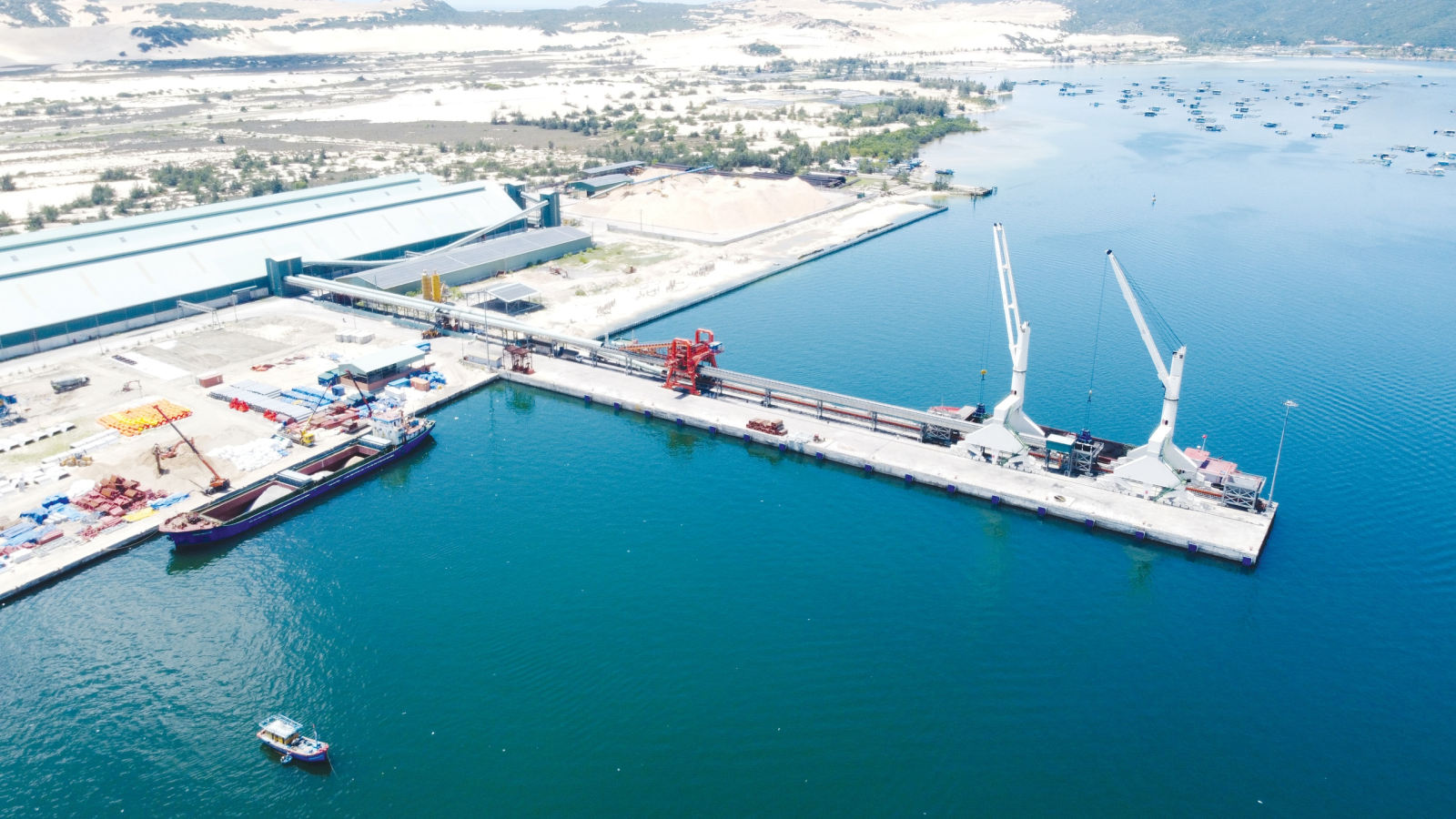 Cảng Quốc tế Nam Vân Phong được đầu tư xây dựng với quy mô lớn bậc nhất khu vực Nam Vân Phong