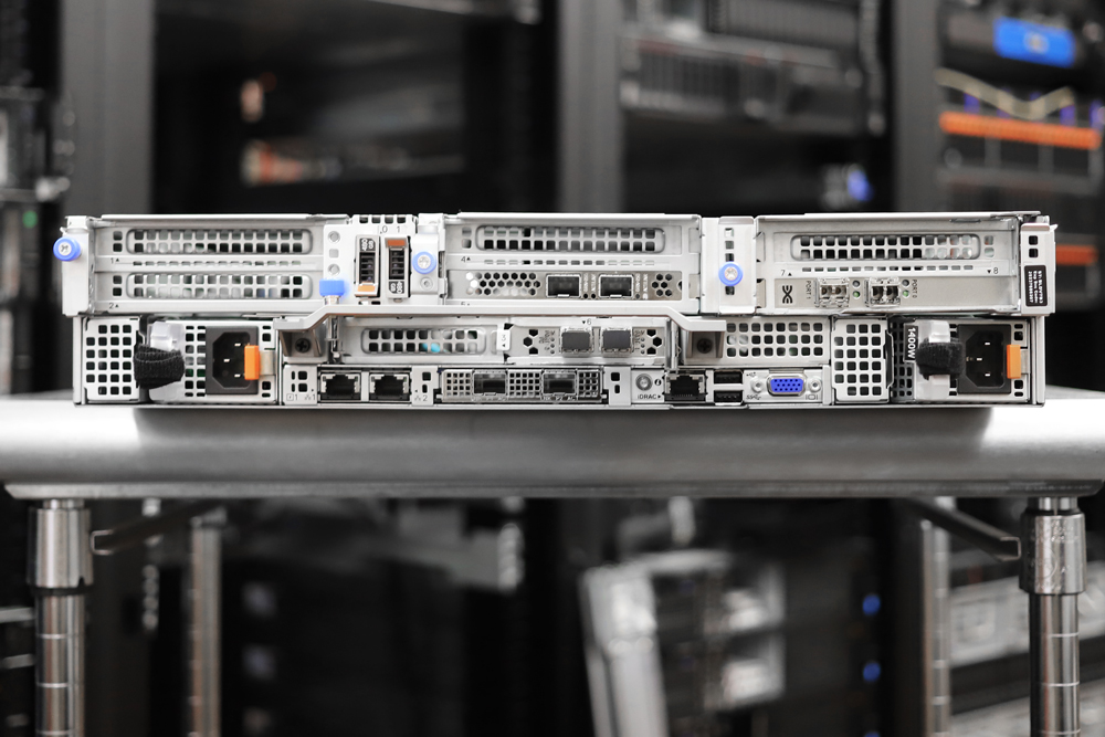 Dell EMC PowerEdge R750 Phía Sau