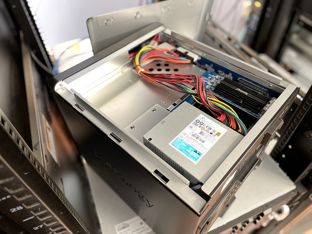 (REVIEW) Thiết bị lưu trữ Synology DiskStation DS2422+
