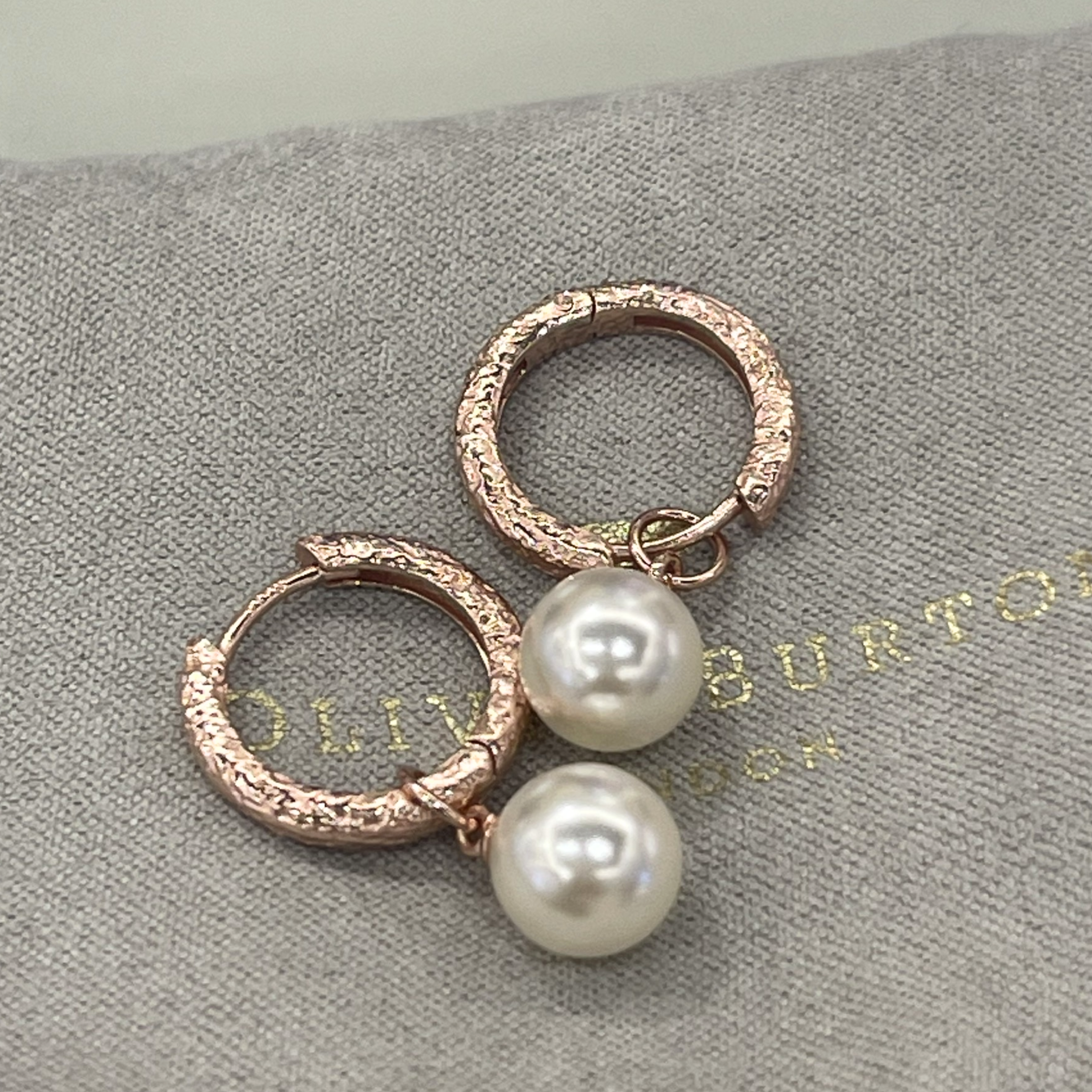 Khuyên tai Antique Pearl Charm