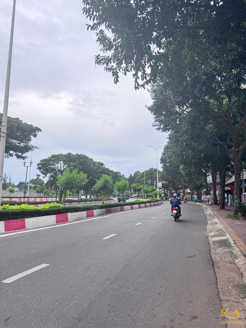 CHO THUÊ NHÀ CẤP 4 MẶT TIỀN ĐƯỜNG 2/9 PHƯỜNG TAM THẮNG DT 300m2 GIÁ 15TR/Tháng