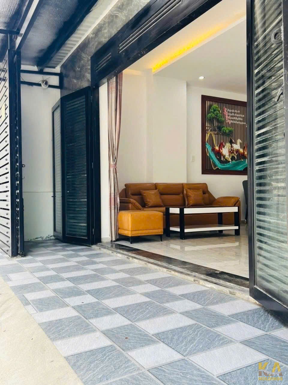 Chính chủ bán nhà mới 1 trệt 3 lầu (4 tấm) hẻm ô tô Trương Công Định, 43.3m² thổ cư, full nội thất – Giá 4.9 tỷ TL