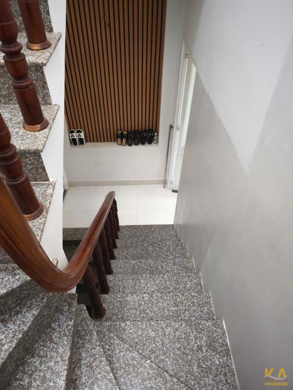 BÁN NHÀ 1 TRỆT 2 LẦU HẺM LƯƠNG VĂN CAN, P.2 – GẦN BIỂN, NHÀ ĐẸP, CHO THUÊ 8TR/THÁNG – GIÁ 4,85 TỶ