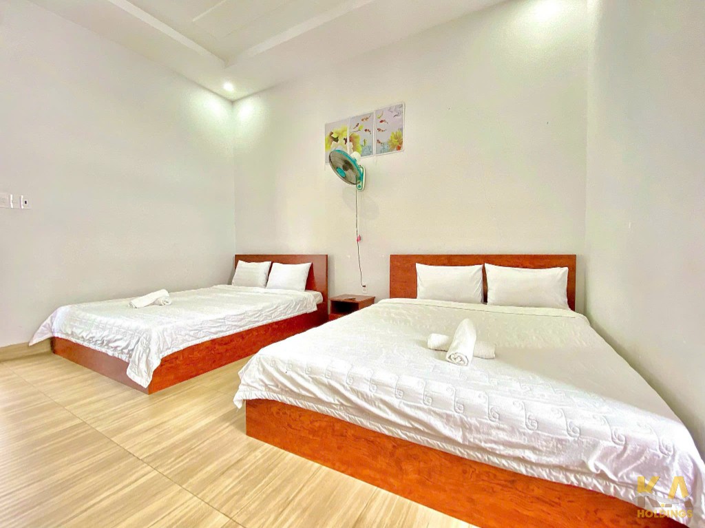 BÁN NHÀ NGHỈ KHU BÃI TẮM THUỶ TIÊN – DT 400M² (20x20M) – XÂY DỰNG 200M² – 15 PHÒNG – HỒ BƠI – GIÁ 22 TỶ (ĐANG CHO THUÊ 40TR/THÁNG)