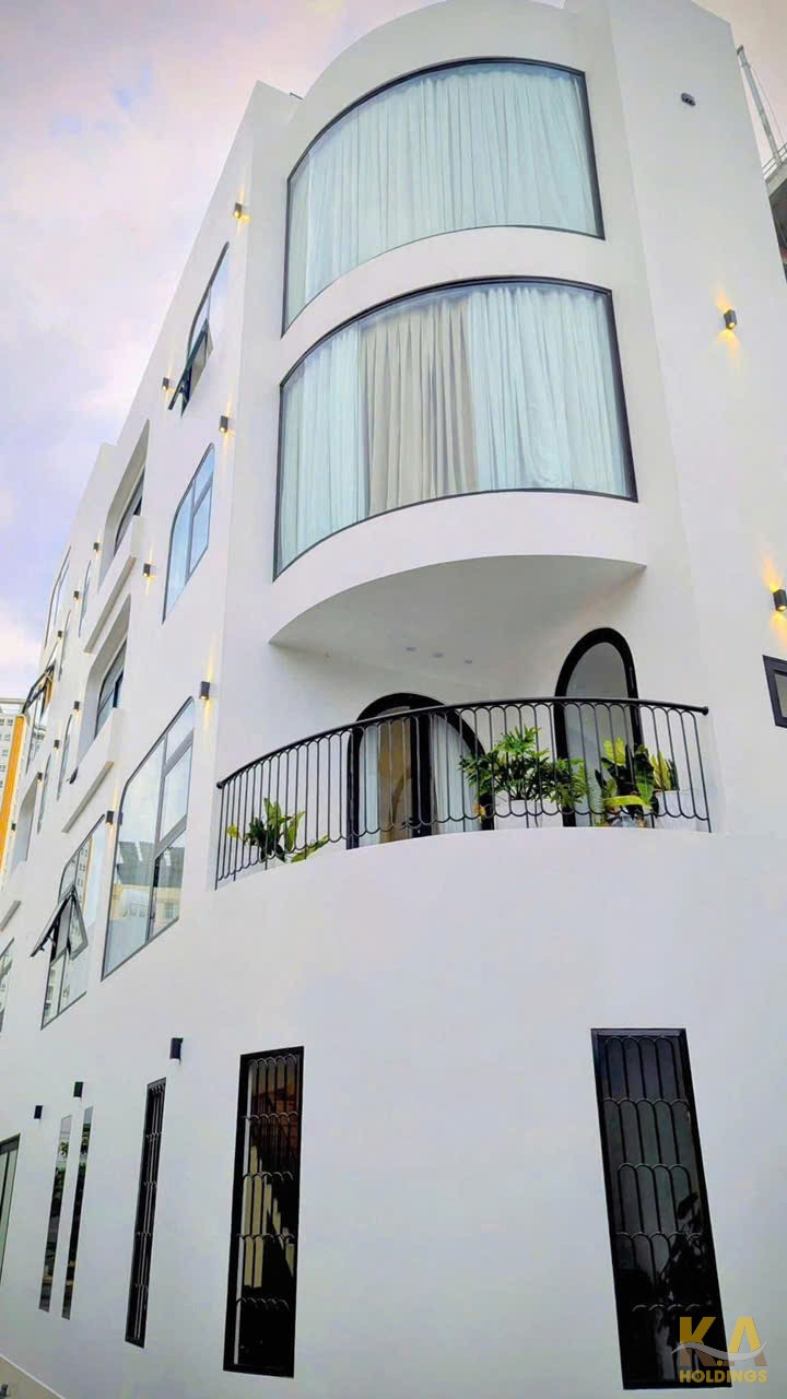 BÁN NHÀ HOMESTAY HAI MẶT TIỀN - HỒ QUÝ LY - 85M (4,65x18,5) - CÓ HỒ BƠI - ĐÔNG NAM & TÂY NAM - ĐƯỜNG OTO - GIÁ 15,7 TỶ (TL)