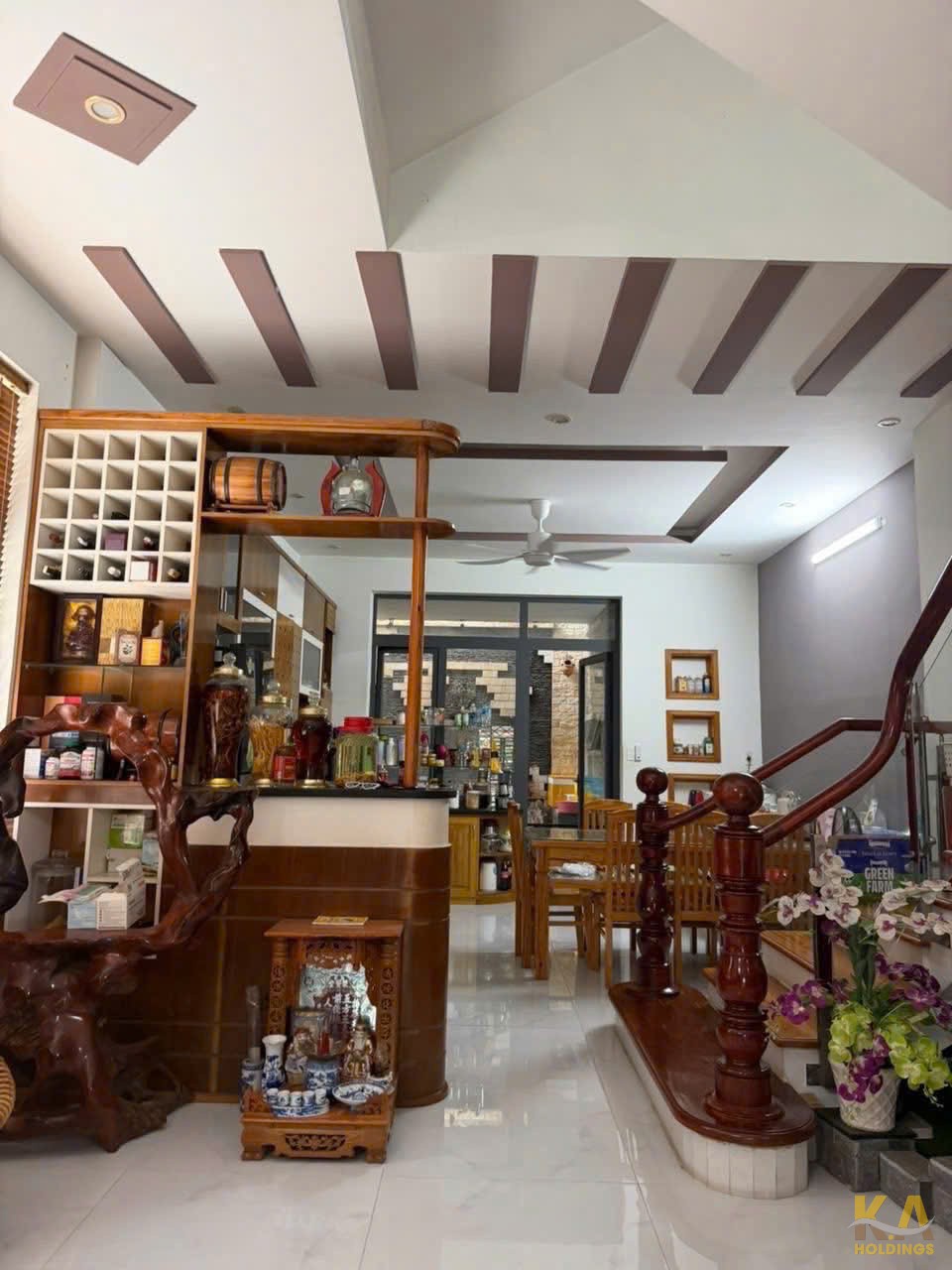 BÁN NHÀ 1 TRỆT 2 LẦU 2 MẶT TIỀN NGUYỄN HỮU CẢNH - 121M (5x24) - SÂN ĐỂ OTO - ĐÔNG BẮC - GIÁ 13,8 TỶ (TL)