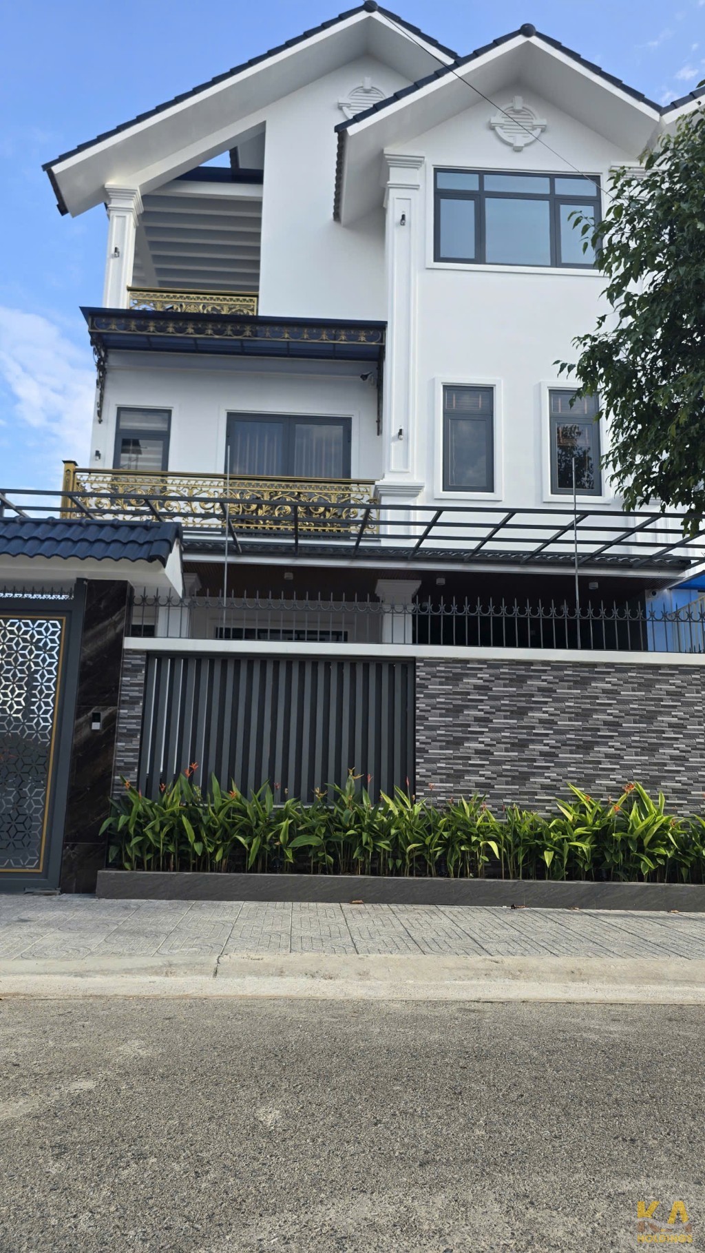 BÁN BIỆT THỰ 3 TẦNG MỚI - PHƯỚC THẮNG - 180M (10x18) - THANG MÁY & HỒ BƠI - TÂY BẮC - HOÀN CÔNG- GIÁ 17,5 TỶ (TL)