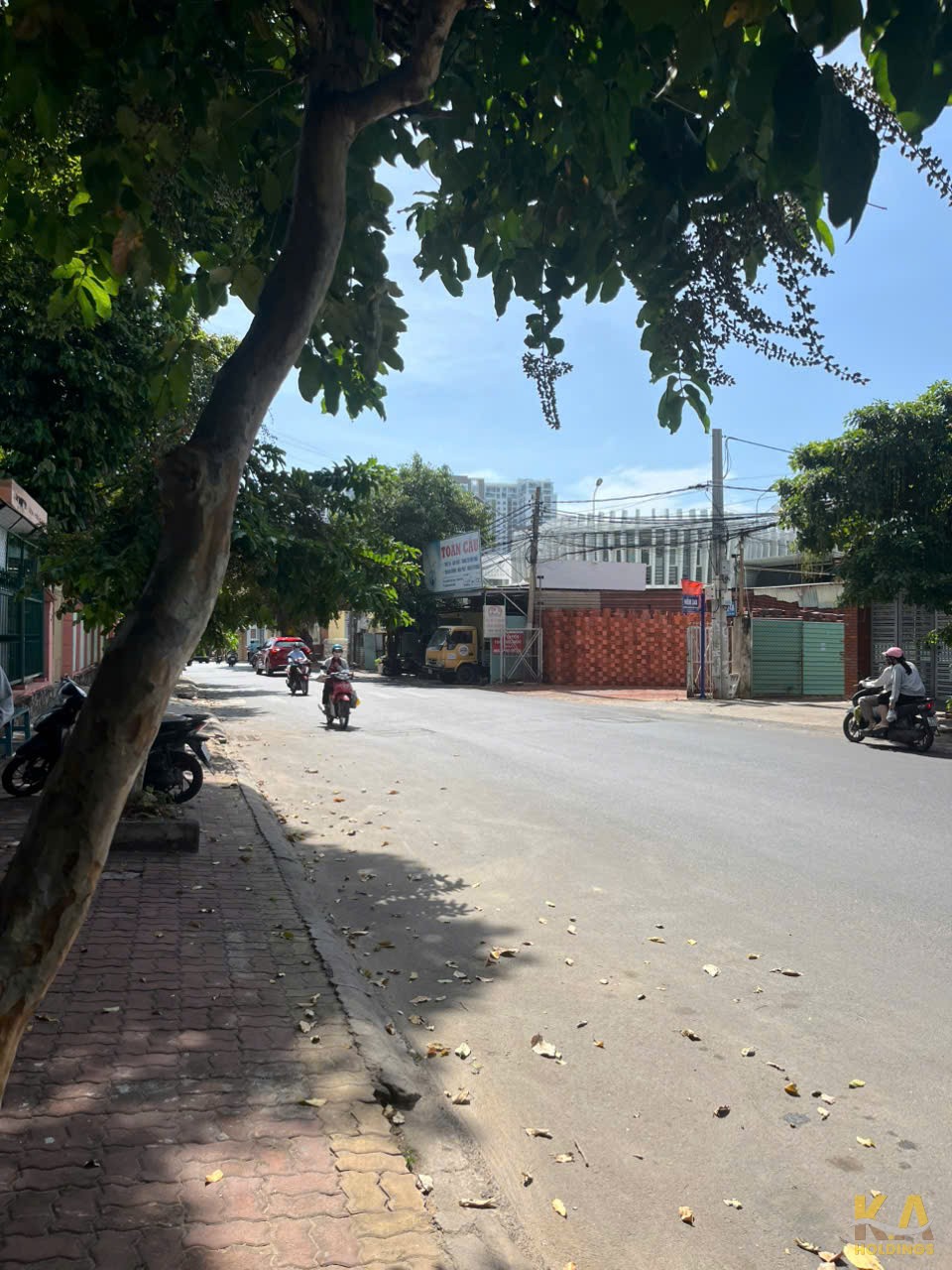 BÁN NHÀ 1 TRỆT 2 LẦU 2 MẶT TIỀN NGUYỄN HỮU CẢNH - 121M (5x24) - SÂN ĐỂ OTO - ĐÔNG BẮC - GIÁ 13,8 TỶ (TL)