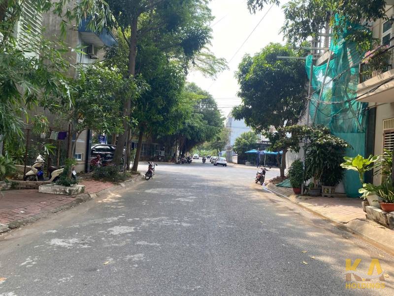 CHO THUÊ NHÀ CẤP 4 NGUYỄN SÁNG - 97M (5,4x18) - ĐÔNG BẮC - ĐƯỜNG TRƯỚC NHÀ 13M - GIÁ 9TR/THÁNG