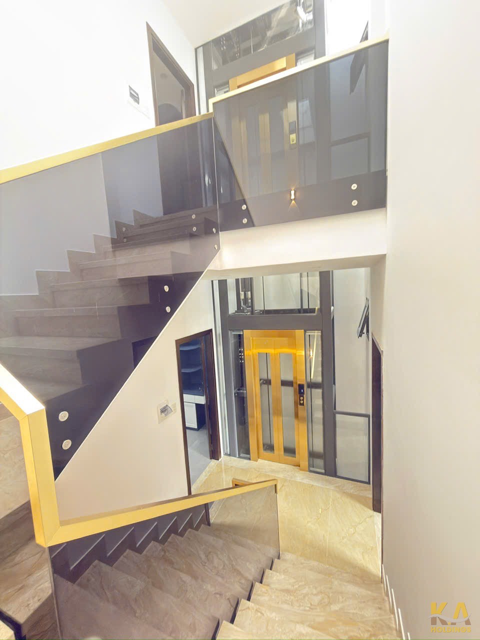 BÁN NHÀ MỚI 1 TRỆT 3 LẦU HOÀNG HOA THÁM - P. VŨNG TÀU - 68,9M (5,9x10,4) - ĐN - HOÀN CÔNG - THANG MÁY - GIÁ 11,99 TỶ (TL)