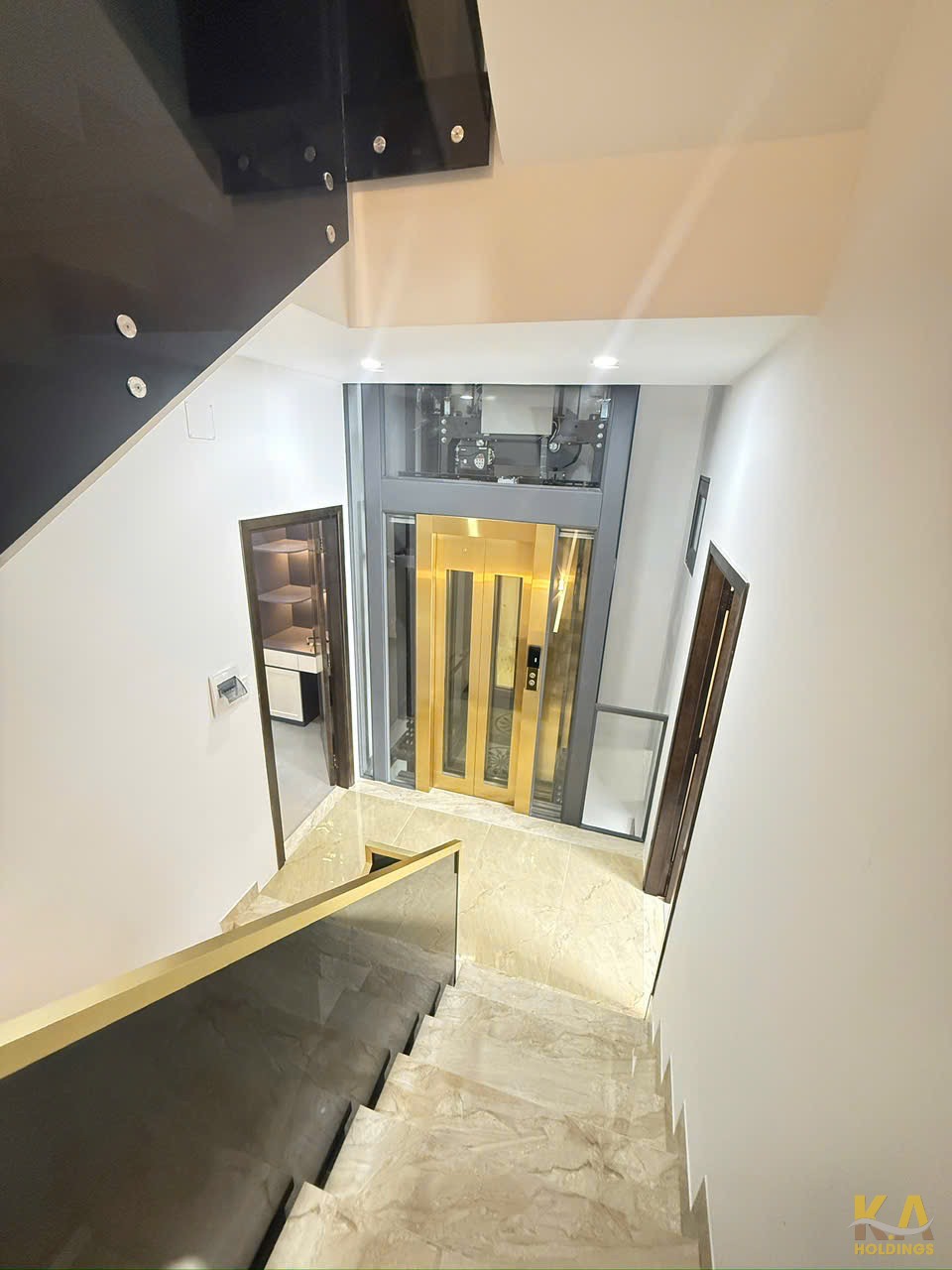 BÁN NHÀ MỚI 1 TRỆT 3 LẦU HOÀNG HOA THÁM - P. VŨNG TÀU - 68,9M (5,9x10,4) - ĐN - HOÀN CÔNG - THANG MÁY - GIÁ 11,99 TỶ (TL)