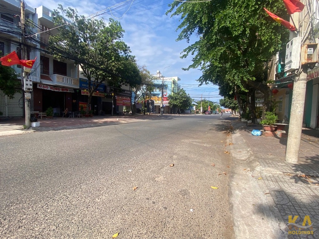 BÁN NHÀ 1 TRỆT 1 LẦU ĐƯỜNG THANH TỊNH - P.10 - ĐƯỜNG 23M - 85,5M (4,5x19) - ĐÔNG NAM - GIÁ 13,5 TỶ