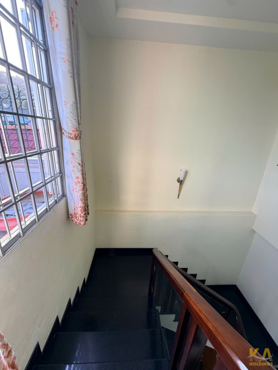 BÁN NHÀ 1 TRỆT 1 LẦU ĐƯỜNG LÊ LỢI - P.THẮNG NHÌ - 175,6M (6,3x16,8) - HẺM OTO - SÂN ĐẬU OTO - GIÁ 10,5 TỶ