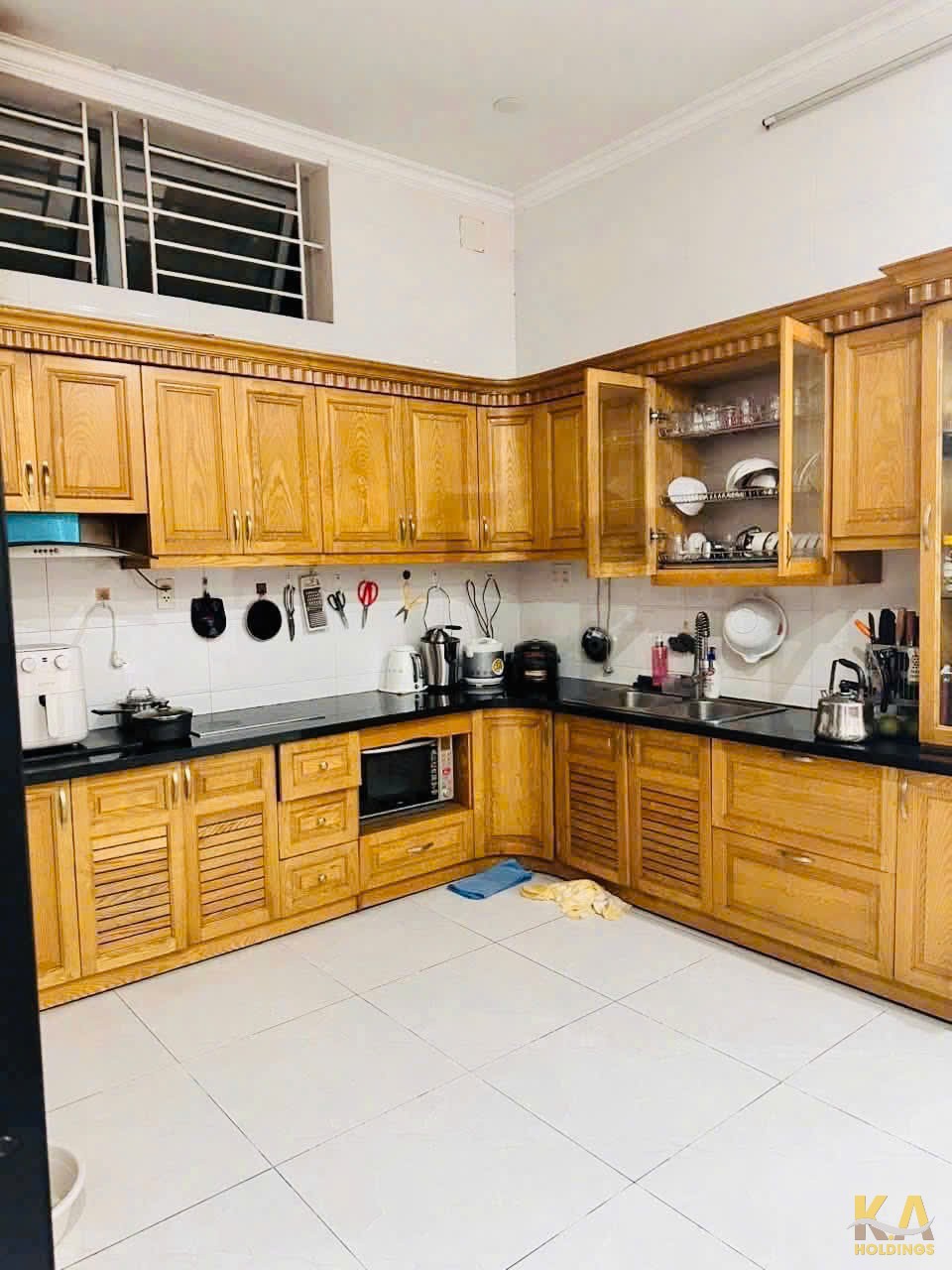 CHO THUÊ (CĂN GÓC) 3 TẦNG – HẺM 135 LÊ QUANG ĐỊNH - GARA – 125M² (6×21M) – GIÁ 15 TRIỆU/THÁNG