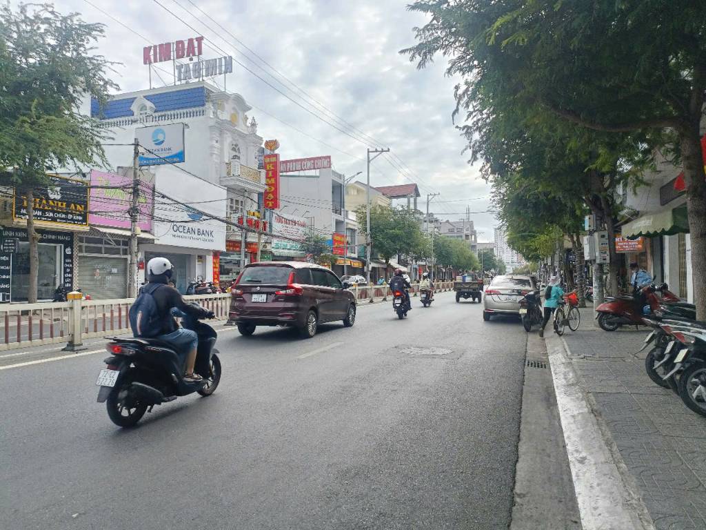 BÁN NHÀ 1 TRỆT 2 TẦNG MT  ĐƯỜNG 30/4 - RẠCH DỪA - VŨNG TÀU – 100M – KT(6.3X15)M – ĐN – GIÁ 13 TỶ