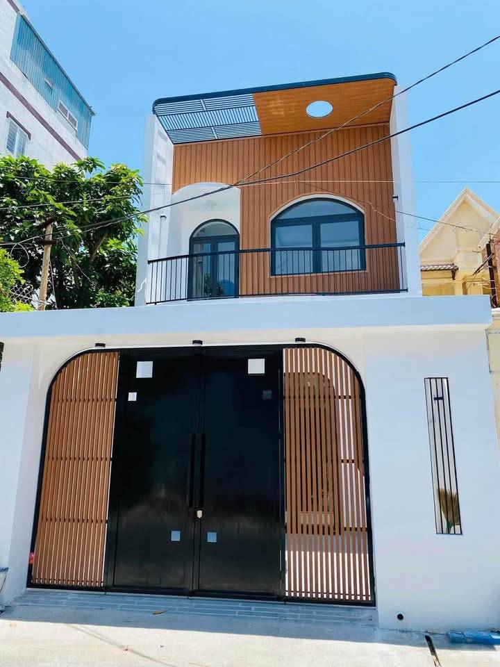 Bán nhà 1 trệt 1 lầu 1 tum 53 lê hồng phong, p7, tpvt_ 95m_ 5,5x17,5m_ đn_ giá 8,9 tỷ thương lượng