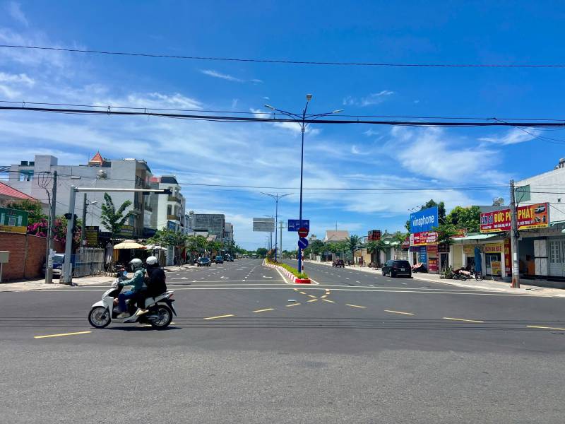 CHO THUÊ MẶT BẰNG ĐƯỜNG 30/4 THÍCH HỢP MỞ SHOWROOM , CỬA HÀNG - RỘNG 8M_ G.IÁ 20 TRIỆU