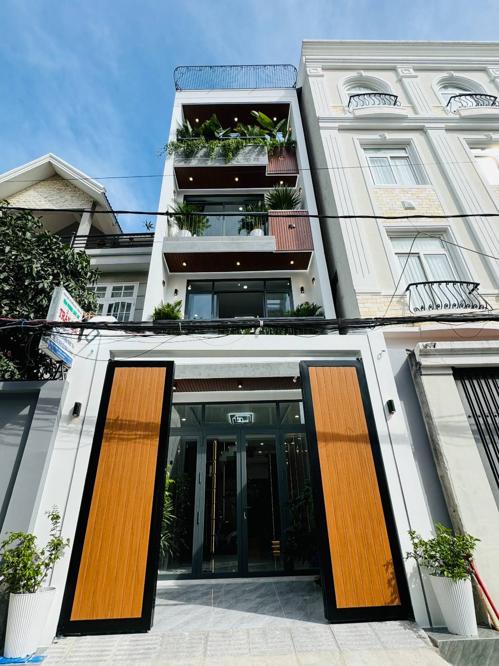 Bán Nhà 1 Trệt ,3 Lầu MT Tô Hiến Thành - Phường 4 - Vũng Tàu. - DT: 63.4M2 (4,4 x 15,3)M - ĐN - Giá: 12.5 Tỷ