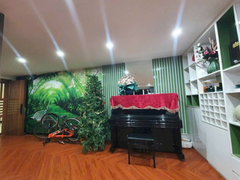 Penthouse phoenix kđt chí linh 1 trệt 1 lầu - 210m - 3pn - hồ bơi - sân vườn - view hồ cực thoáng - chỉ 24 triệu/m2