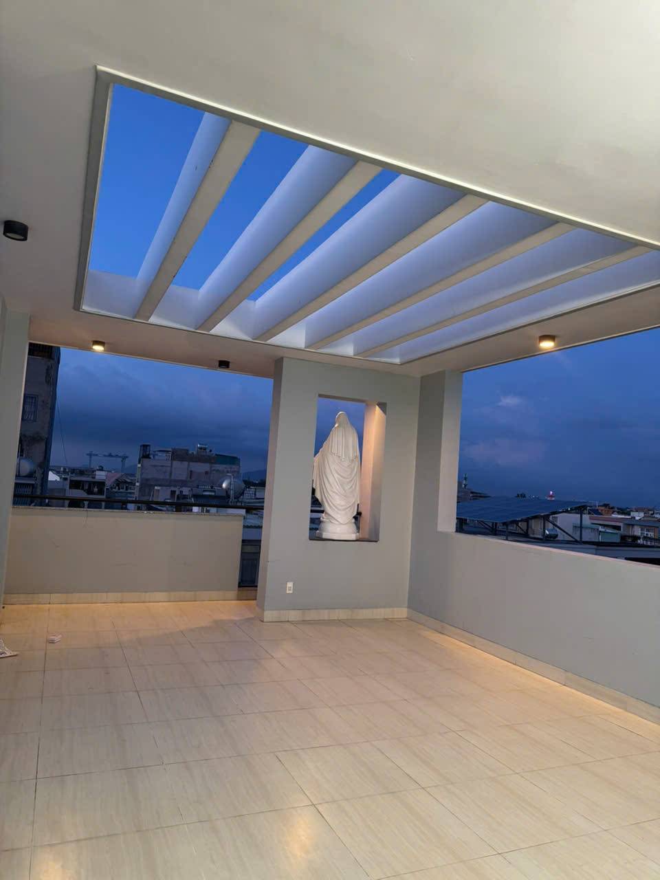 Bán nhà 1 trệt 4 lầu gần nhà sách bạch đằng, chợ rạch dừa – 84m – 5x17m – tb - thang máy - giá 8,5 tỷ