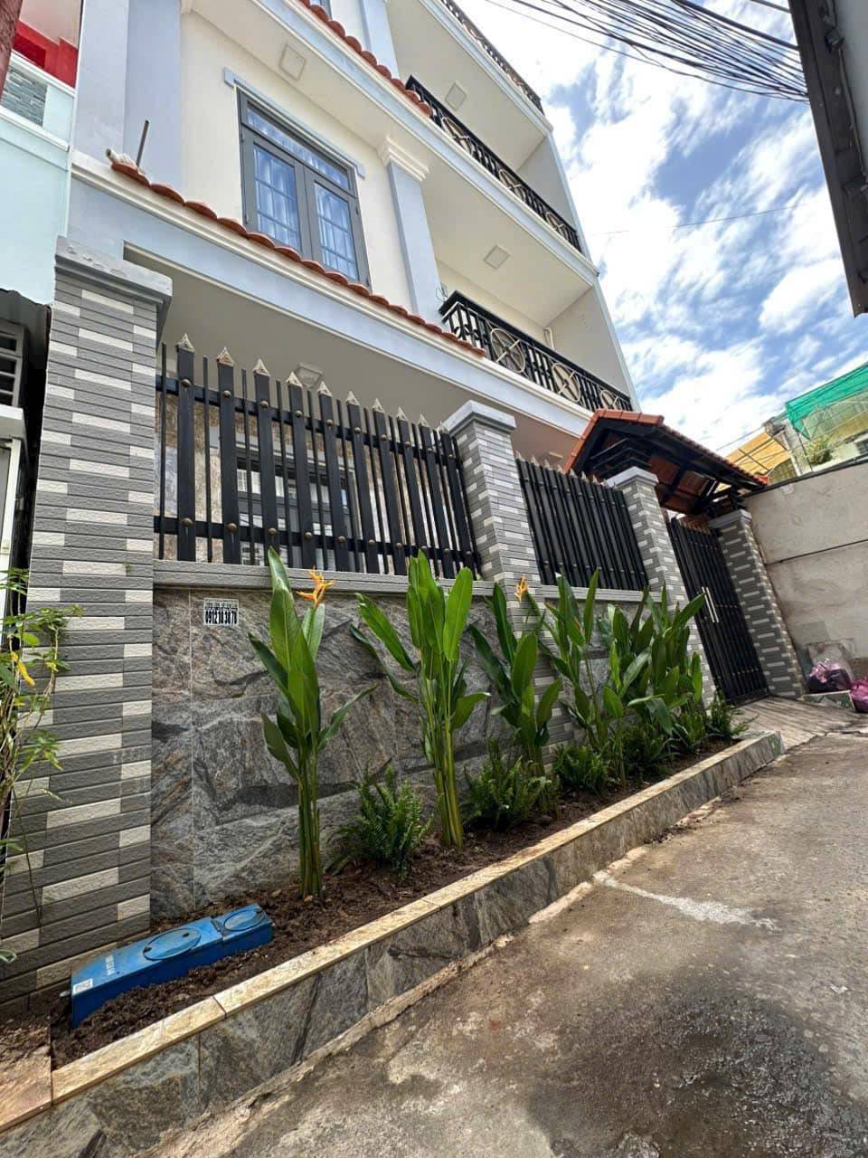Bán Nhà 1 trệt 2 lầu - Phường 4 - 60M2 (7x8.5)M - Giá: 4.5 Tỷ (TL)