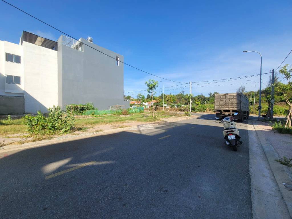 BÁN LÔ ĐẤT TÁI ĐỊNH CƯ 1.65HA - PHƯỜNG 10 - DIỆN TÍCH 80.2M2 NGANG 4.5M - GIÁ 5.2 TỶ