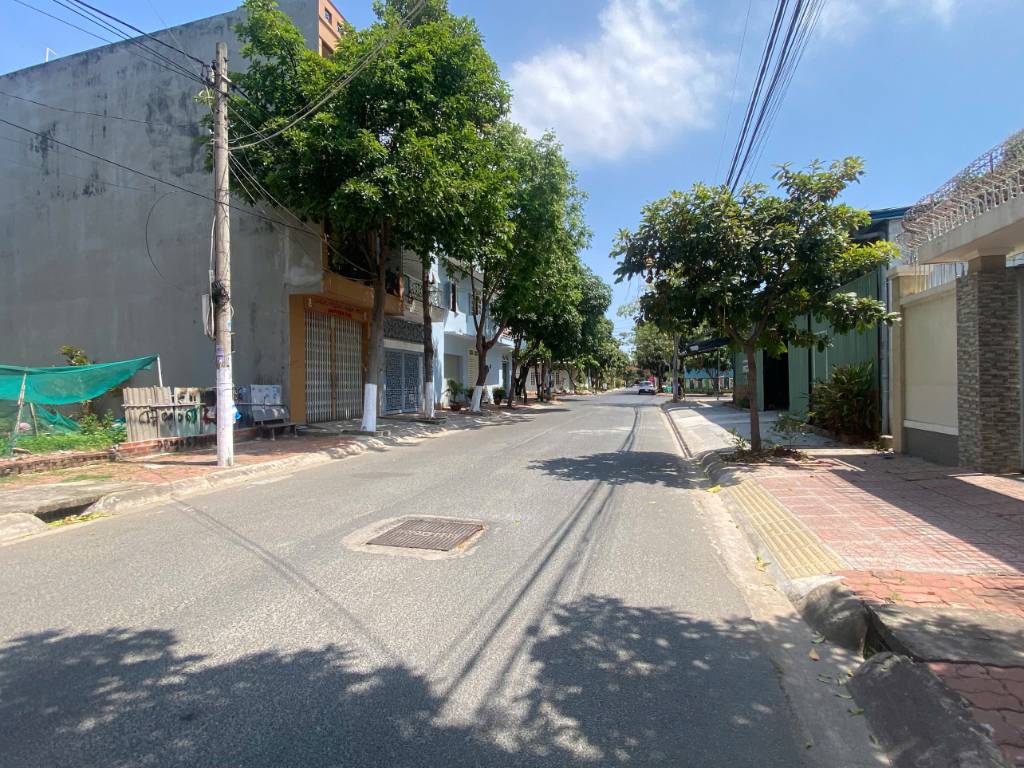 Bán đất trục chính KĐT Chí LInh - Thắng Nhất - Vũng Tàu. - DT: 117M  (4.5 x 26)M - ĐN - Giá: 7.5 Tỷ
