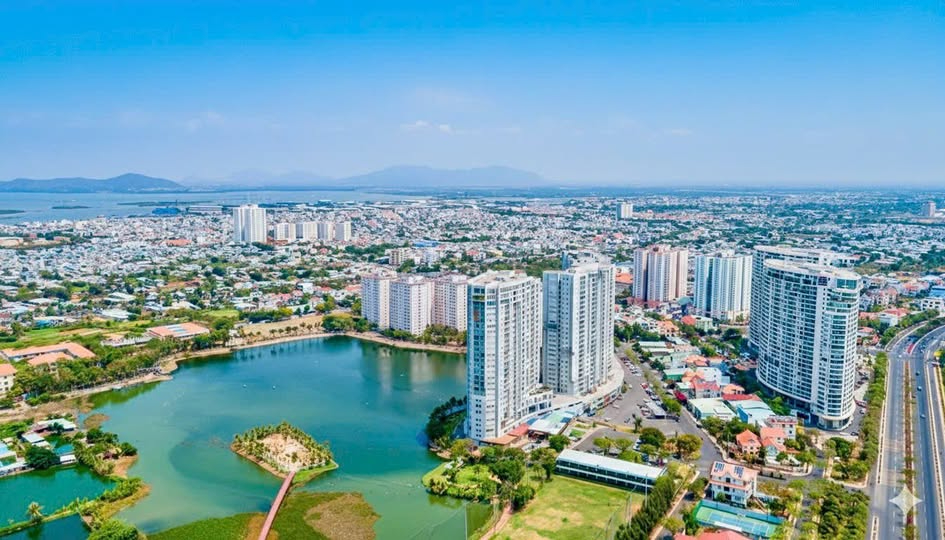 Bán Nhà 1 Trệt 2 Lầu MT Thanh Tịnh, KĐT Chí Linh- P. Rạch Dừa -  Vũng Tàu - 72M2  KT(4.5 x 16)M - TB- Giá: 13.9 Tỷ