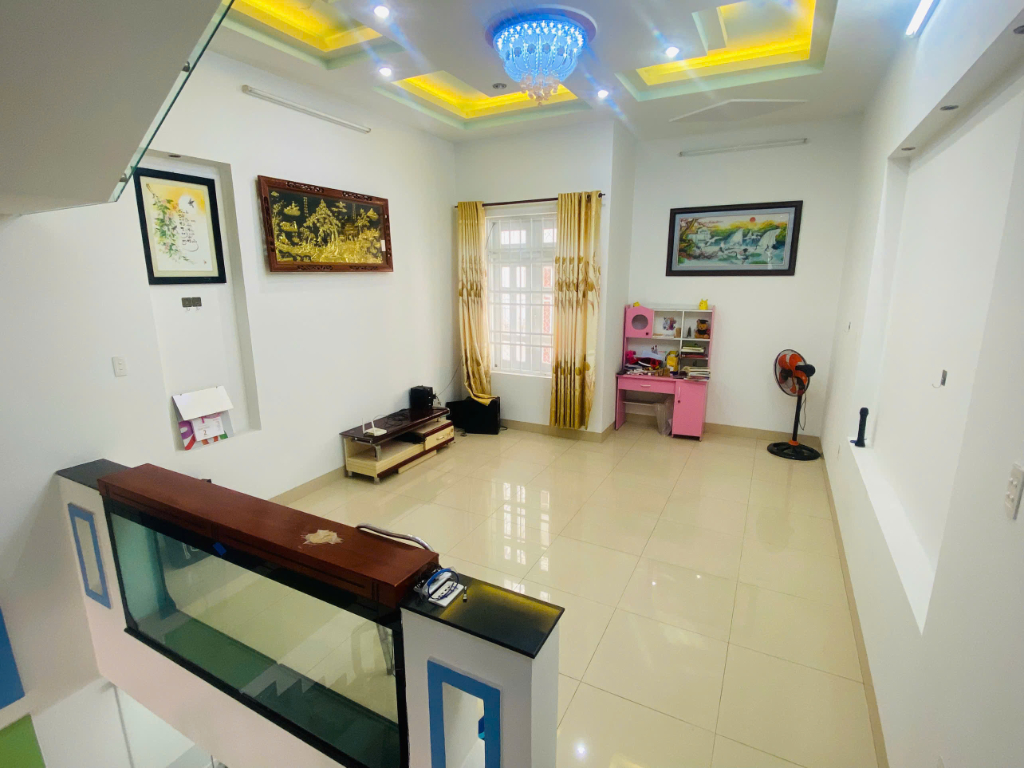 Bán Nhà 1 Trệt 2 Lầu MT Thanh Tịnh, KĐT Chí Linh- P. Rạch Dừa -  Vũng Tàu - 72M2  KT(4.5 x 16)M - TB- Giá: 13.9 Tỷ