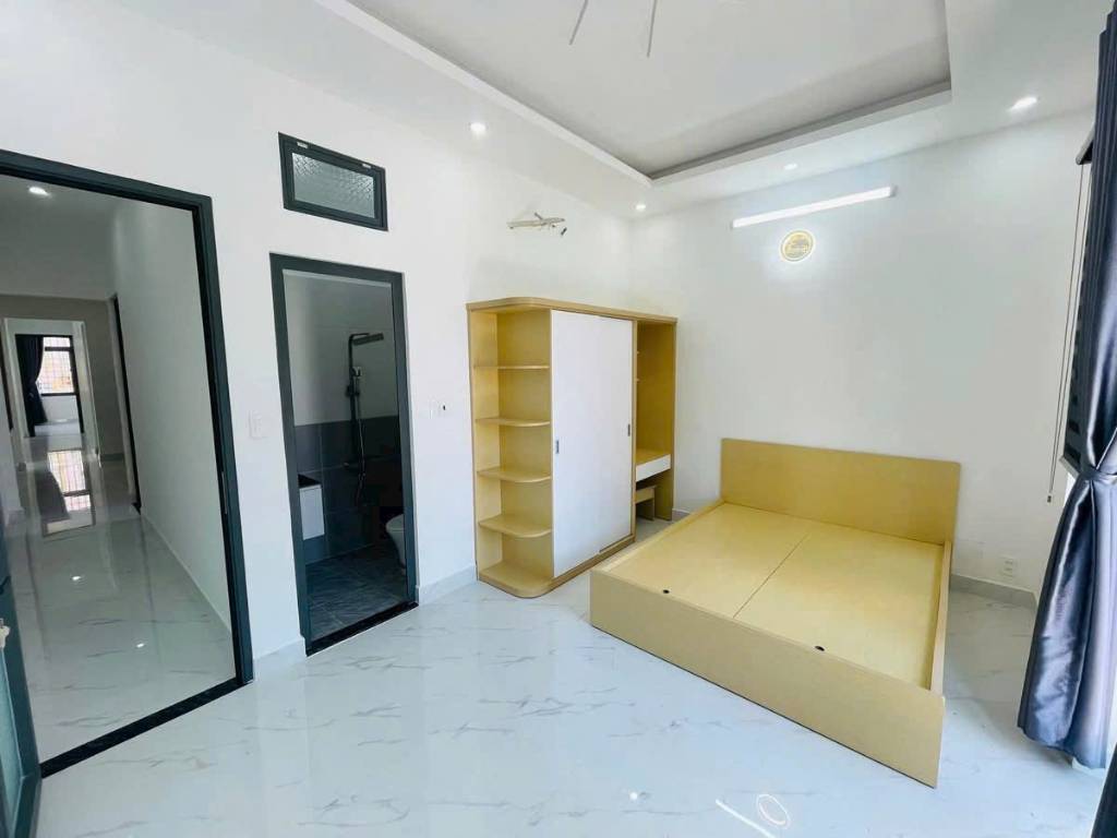 Bán Nhà  1 Trệt 4 Lầu (2 Mặt Tiền) Đường Lạc Long Quân, P. Vũng Tàu, HCM - 141M2  KT(5 x 28)M -ĐN- Giá: 17 Tỷ