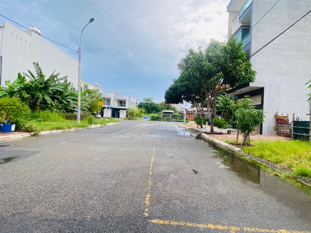 Bán Lô Đất KĐT CHÍ LINH - Phường 10 - Vũng Tàu - 97,8m2 (5,4mx19)m - Giá 11 Tỷ