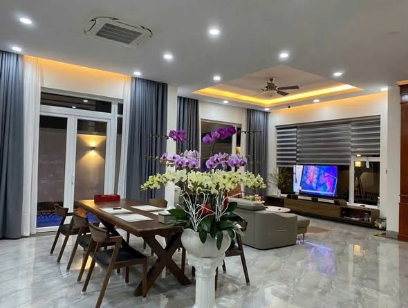 CHO THUÊ BIỆT THỰ 1 TRỆT 2 LẦU - KHU THANH BÌNH  - 330m  - CHỈ 50 TRIỆU/THÁNG