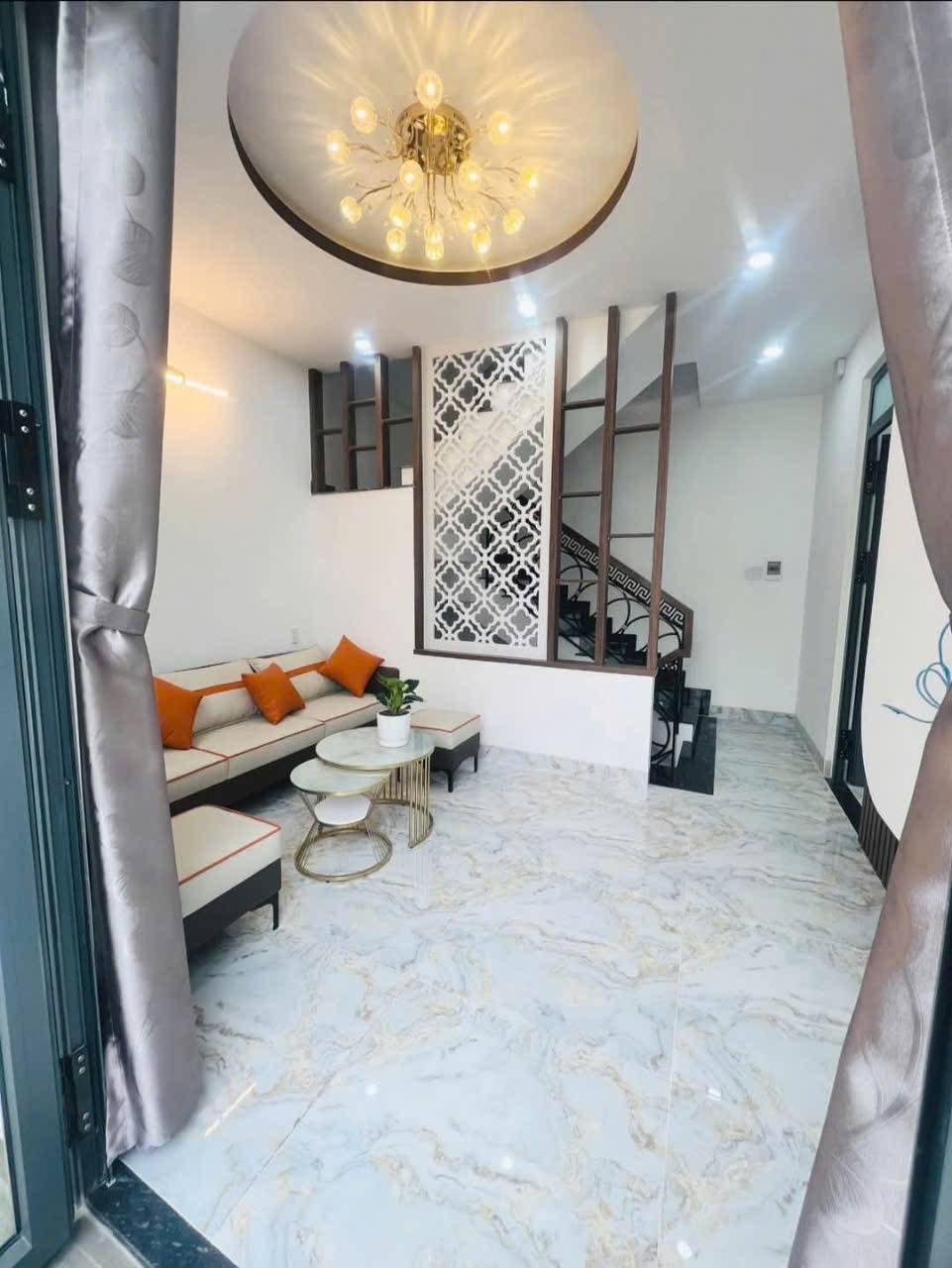BÁN NHÀ 1 TRỆT 3 LẦU PHẠM HỒNG THÁI, F7, VT - 50M - 8,3x6M - ĐB - GIÁ 6,5 TỶ