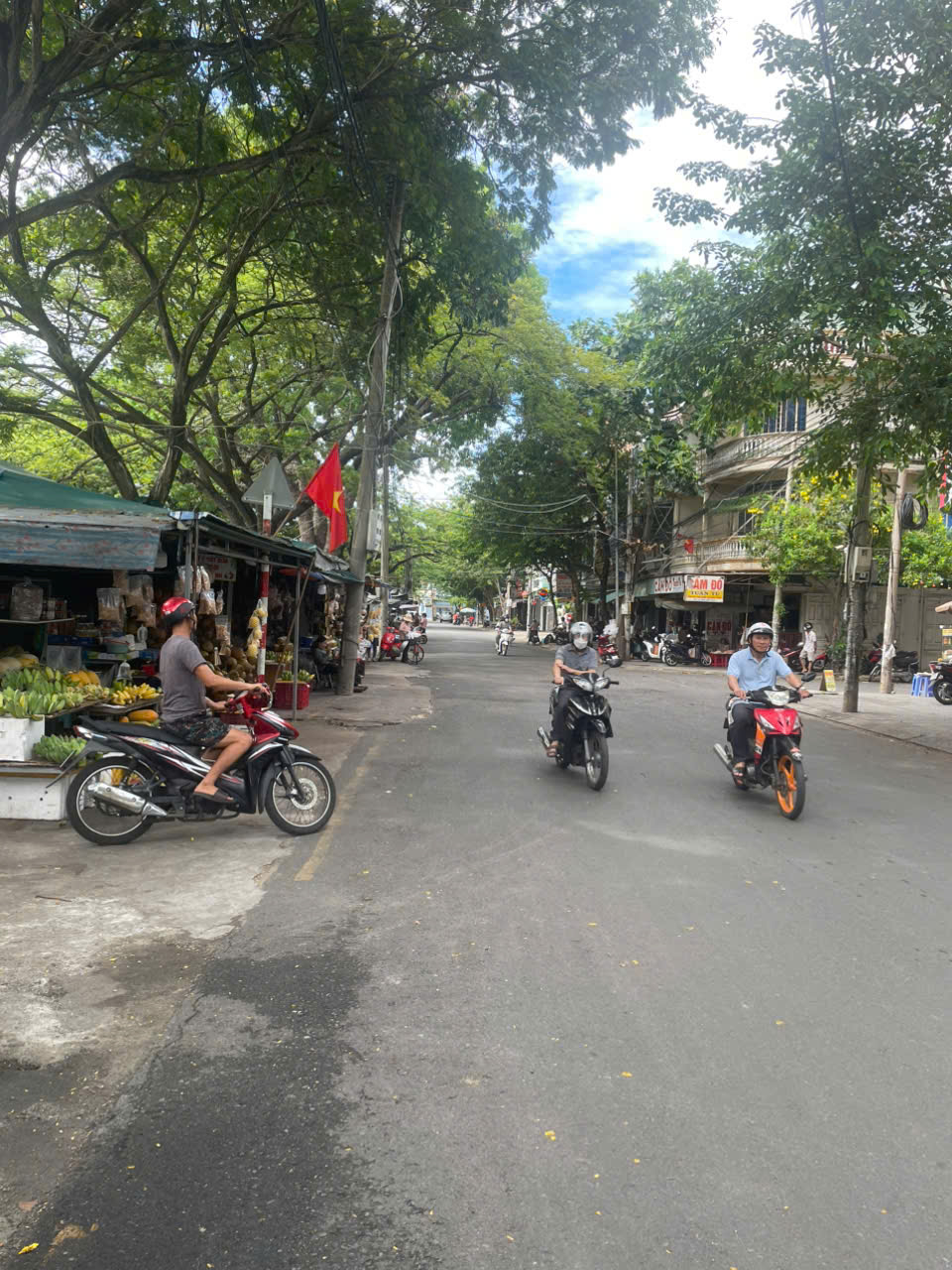 BÁN NHÀ 3 LẦU, 1 TRỆT, 1 TUM, CHỢ RẠCH DỪA(VT) - VỊ TRÍ ĐẸP - GIÁ 11 TỶ.