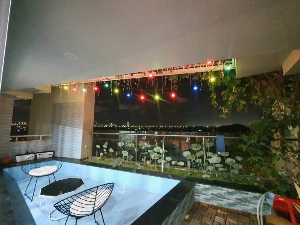 Penthouse phoenix kđt chí linh 1 trệt 1 lầu - 210m - 3pn - hồ bơi - sân vườn - view hồ cực thoáng - chỉ 24 triệu/m2