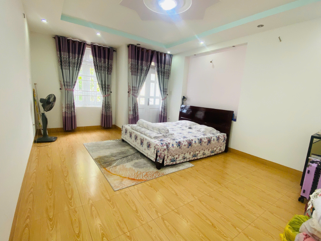 Bán Nhà 1 Trệt 2 Lầu MT Thanh Tịnh, KĐT Chí Linh- P. Rạch Dừa -  Vũng Tàu - 72M2  KT(4.5 x 16)M - TB- Giá: 13.9 Tỷ