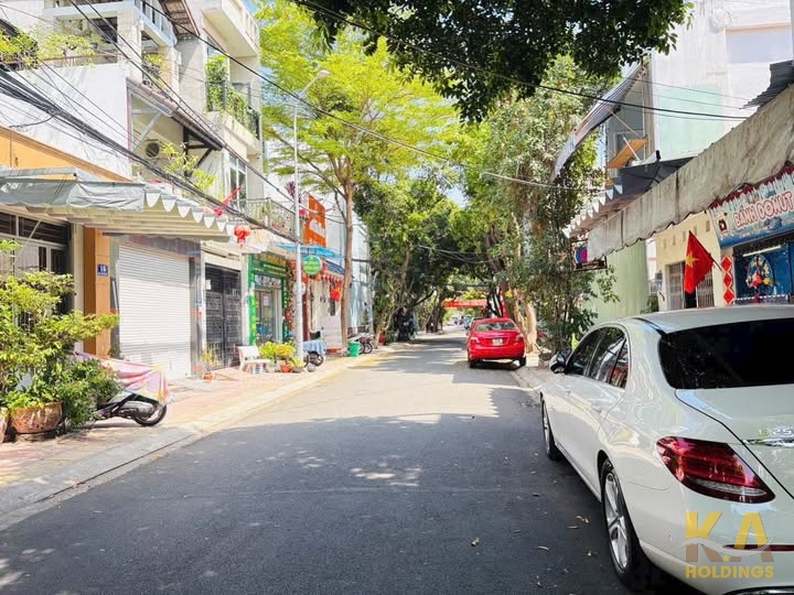 BÁN NHÀ C4 KĐT CHÍ LINH - 74M (4,5x16.5) - TÂY NAM - ĐƯỜNG 11M - CHO THUÊ 8 TRIỆU/THÁNG - GIÁ 8 TỶ (TL)