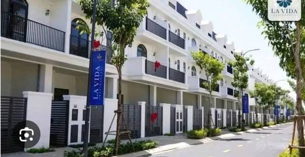 Bán Nhà Liền Kề KDC LAVIDA (Căn góc mảng xanh) , Phường 12 - DT: 91M2 (5.3x17.2)M - TB - Giá: 6.7 Tỷ