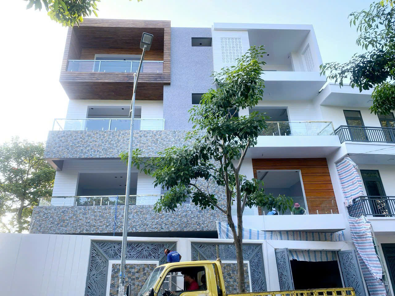 Nhà 1 t 3 lầu mặt tiền nguyễn thị minh khai. p8. vũng tàu – 88,1m – 14x7,3m – đn – giá 12 tỷ