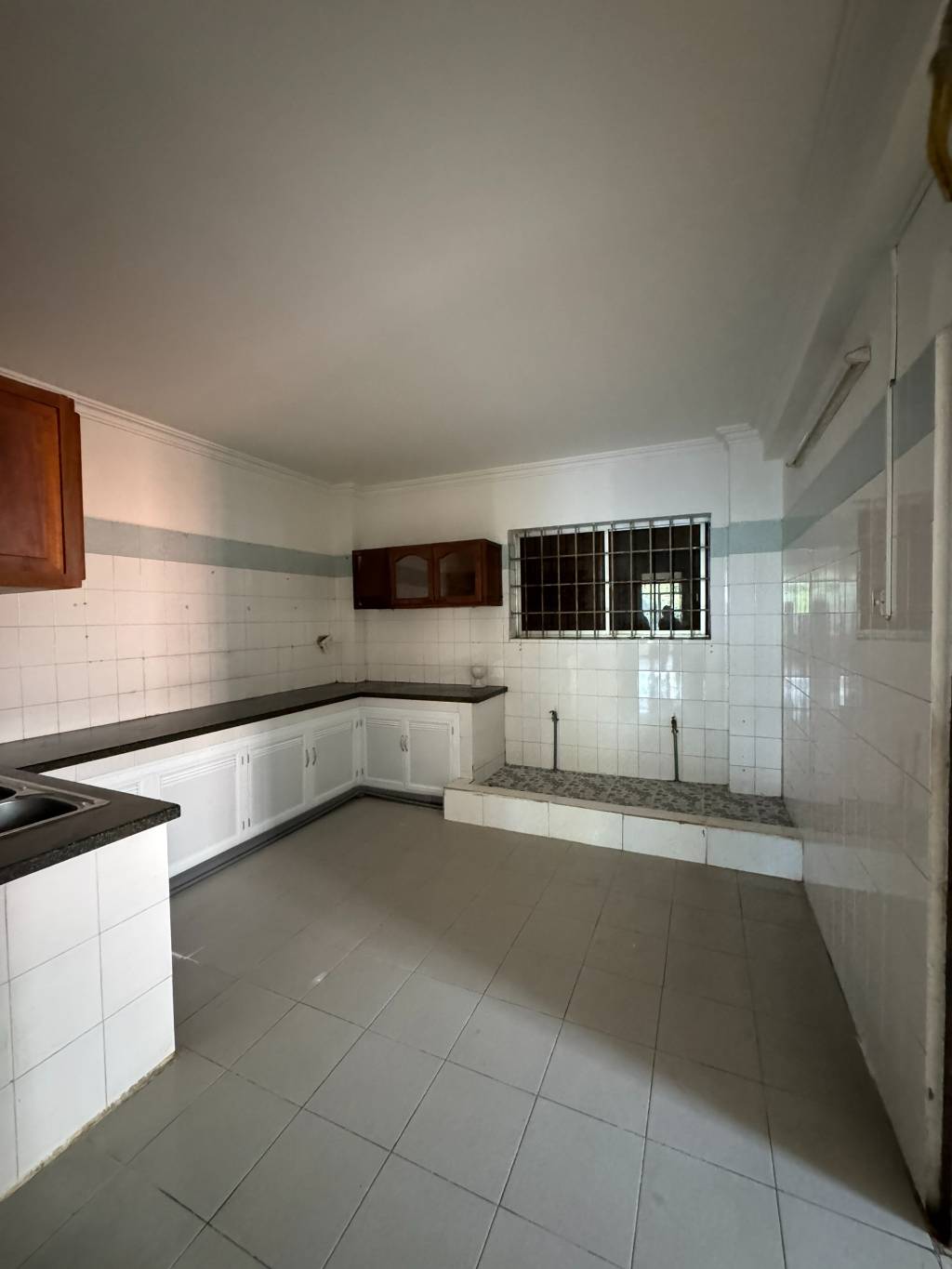 Bán Nhà 1 Trệt 4 Lầu Mặt Tiền LÊ HỒNG PHONG - Phường 7 - Vũng Tàu. - DT: 93M  (6 x 15.5)M - ĐB - Giá: 19 Tỷ TL