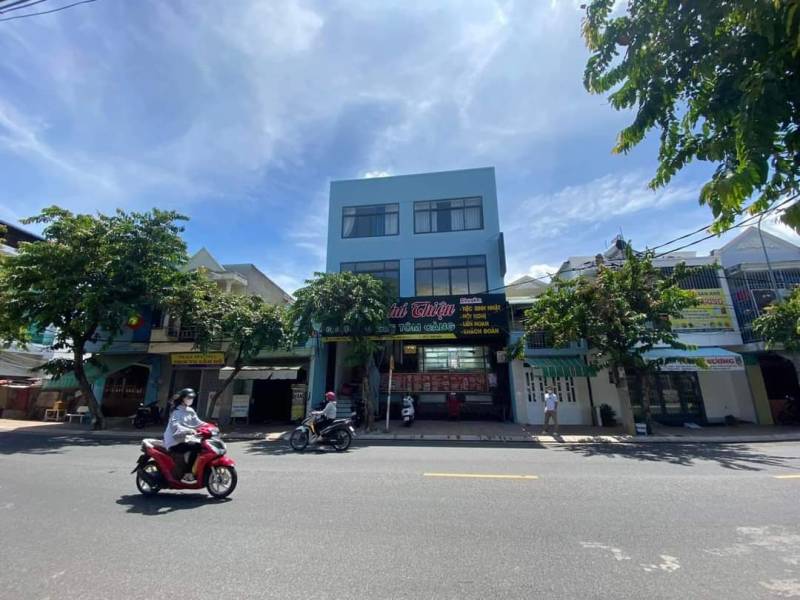 BÁN NHÀ 1 TRỆT 3 LẦU TN MẶT TIỀN TRẦN PHÚ, PHƯỜNG 5, TP VŨNG TÀU_72M_ 9X8M _ TN_G.IÁ 10.5 TỶ