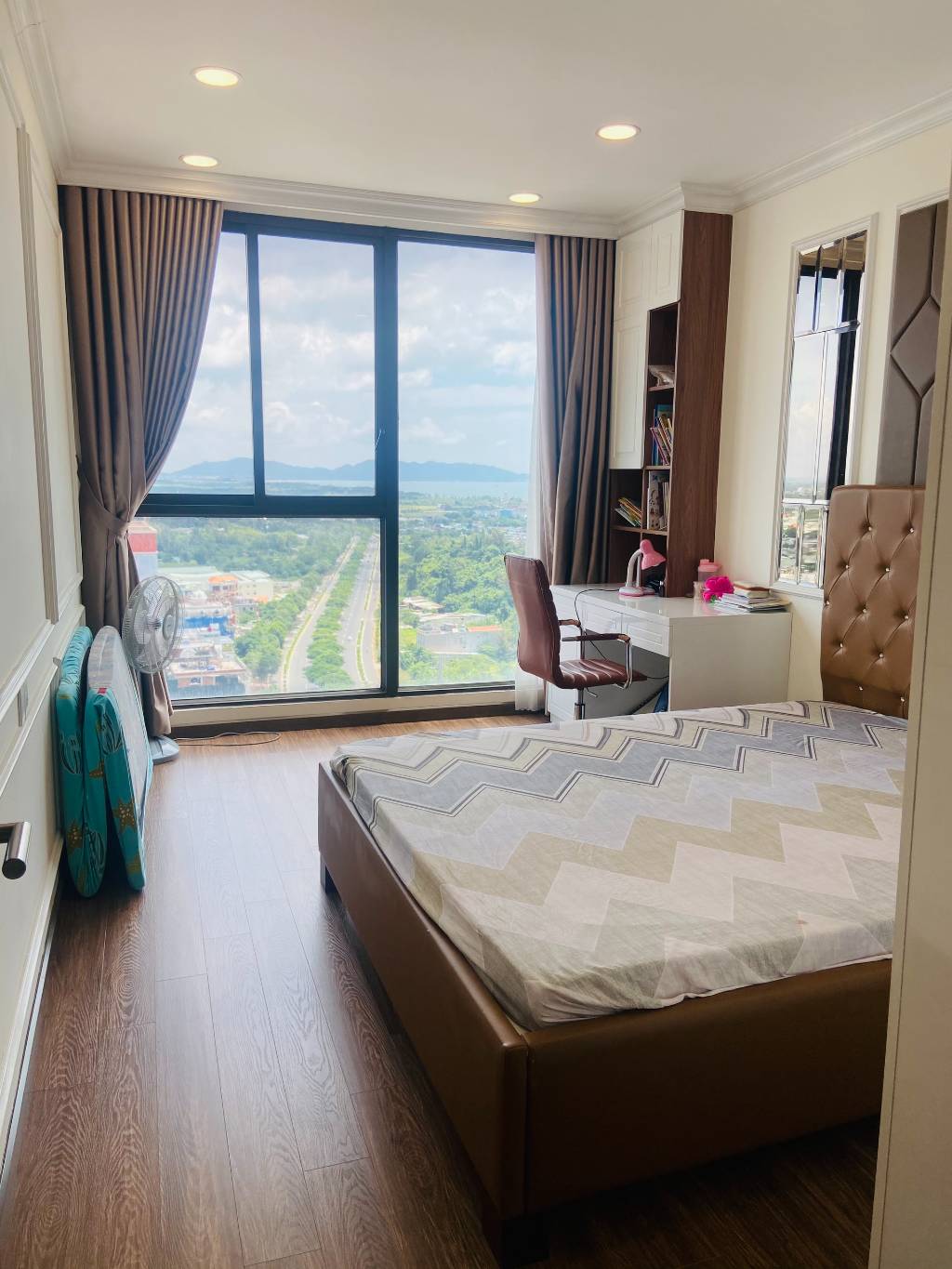 Bán nhanh căn hộ gateway b view biển, tầng cao nội thất mới, đẹp lạ xịn sò -giá 3,25 tỷ