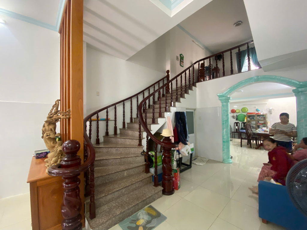 Bán Nhà 1 Trệt 2 Lầu MT Thanh Tịnh, KĐT Chí Linh- P. Rạch Dừa -  Vũng Tàu - 72M2  KT(4.5 x 16)M - TB- Giá: 11 Tỷ