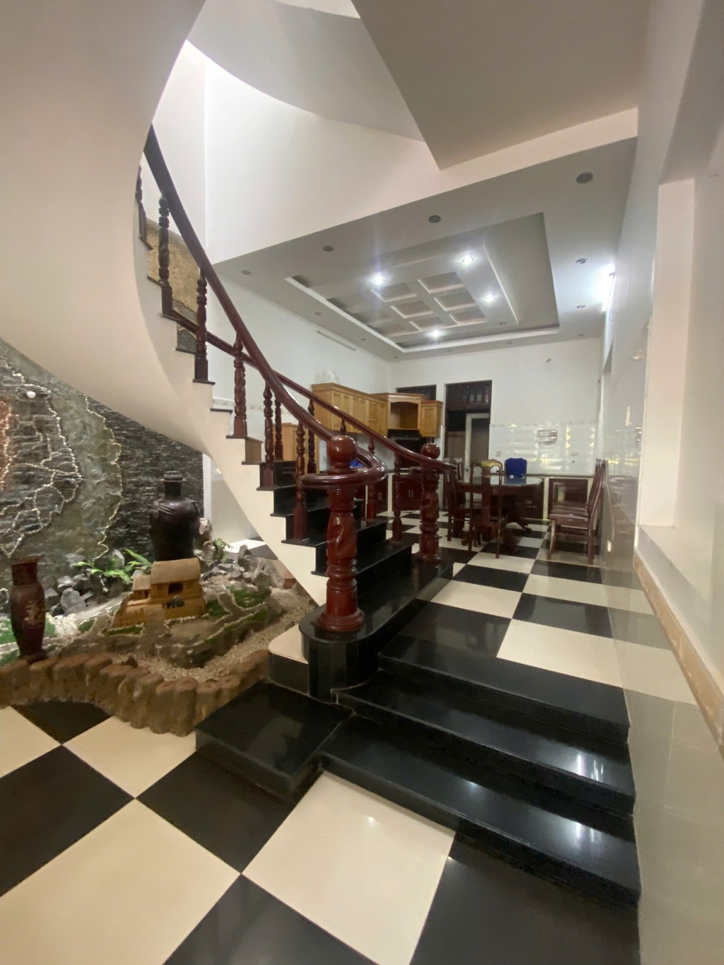 CHO THUÊ NHÀ 1 TRỆT 2 LẦU MẶT TIỀN  KĐT CHÍ LINH - 72M (4,5x16) - GIÁ 12 TRIỆU/ THÁNG