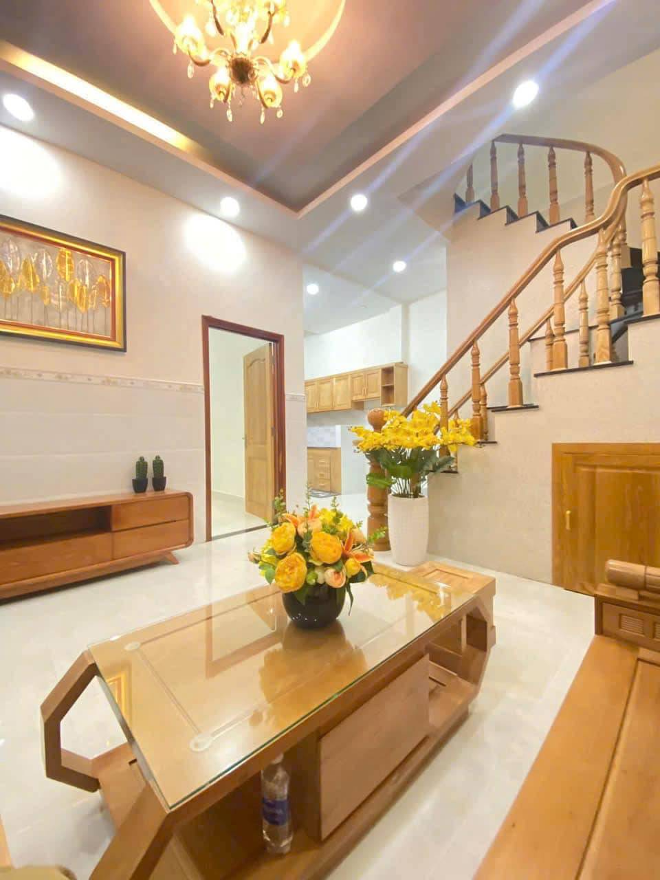 Bán Nhà 1 trệt 2 lầu - Phường 4 - 60M2 (7x8.5)M - Giá: 4.5 Tỷ (TL)