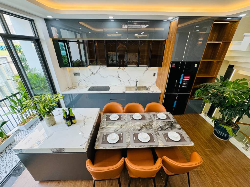 Bán Nhà 1 Trệt ,3 Lầu MT Tô Hiến Thành - Phường 4 - Vũng Tàu. - DT: 63.4M2 (4,4 x 15,3)M - ĐN - Giá: 12.5 Tỷ